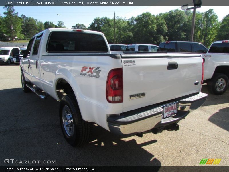 Oxford White / Medium Flint 2005 Ford F350 Super Duty XLT Crew Cab 4x4