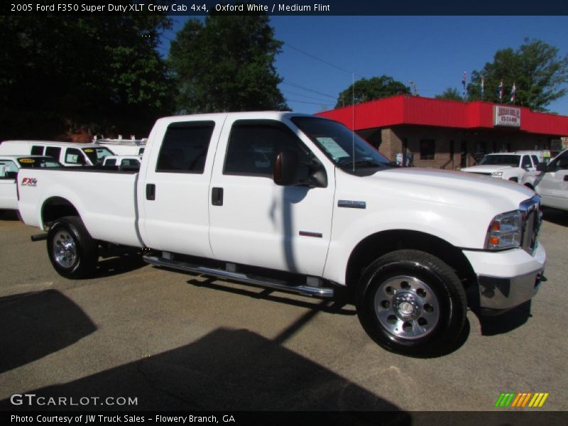 Oxford White / Medium Flint 2005 Ford F350 Super Duty XLT Crew Cab 4x4
