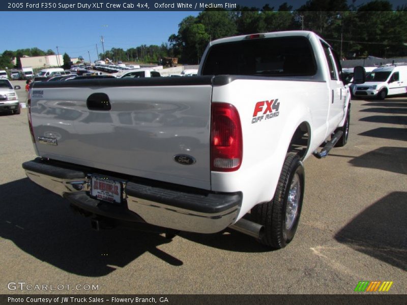 Oxford White / Medium Flint 2005 Ford F350 Super Duty XLT Crew Cab 4x4