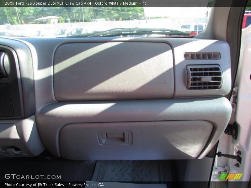 Oxford White / Medium Flint 2005 Ford F350 Super Duty XLT Crew Cab 4x4