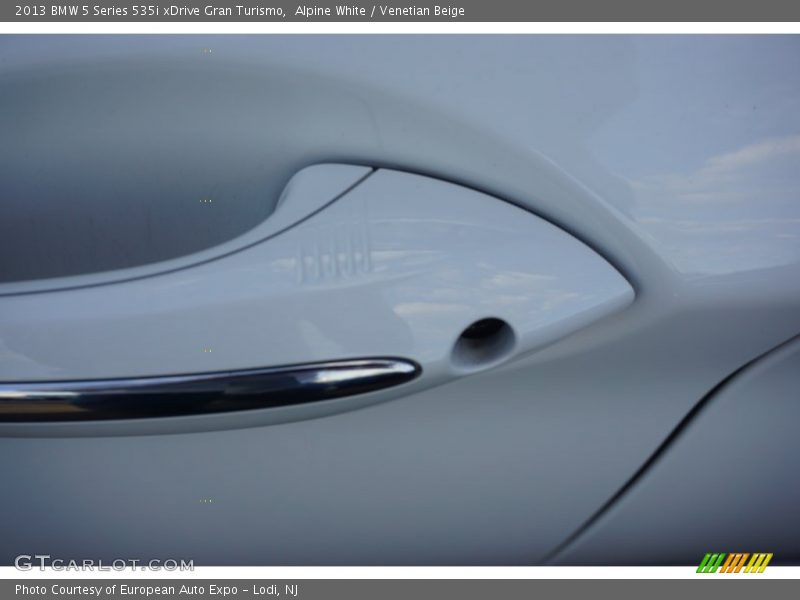 Alpine White / Venetian Beige 2013 BMW 5 Series 535i xDrive Gran Turismo