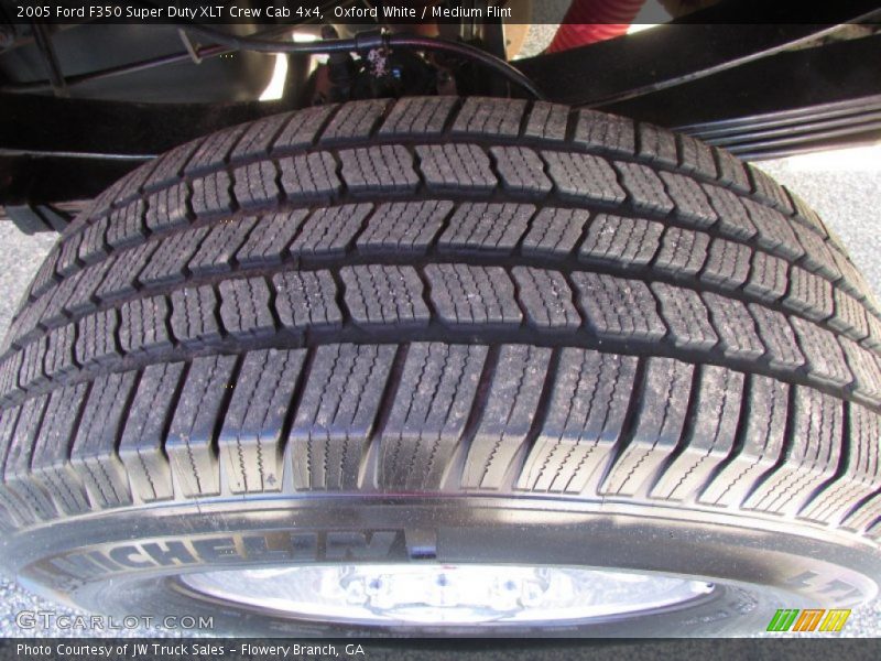 Oxford White / Medium Flint 2005 Ford F350 Super Duty XLT Crew Cab 4x4