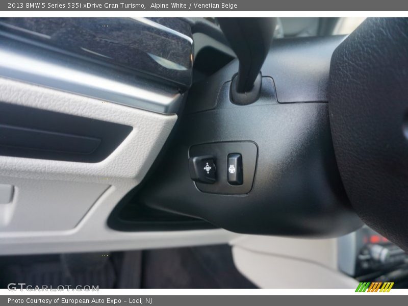 Alpine White / Venetian Beige 2013 BMW 5 Series 535i xDrive Gran Turismo