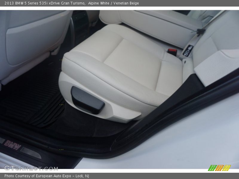 Alpine White / Venetian Beige 2013 BMW 5 Series 535i xDrive Gran Turismo
