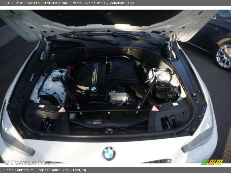 Alpine White / Venetian Beige 2013 BMW 5 Series 535i xDrive Gran Turismo