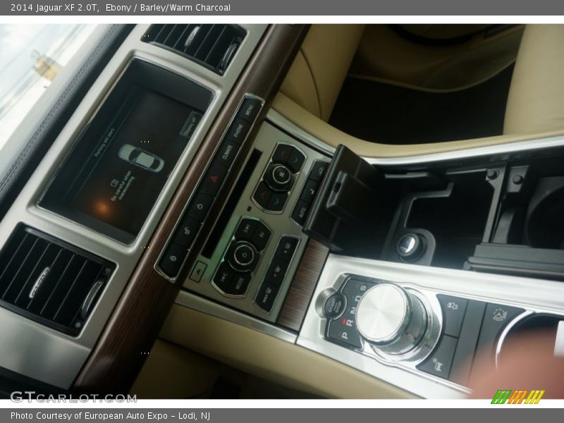 Ebony / Barley/Warm Charcoal 2014 Jaguar XF 2.0T