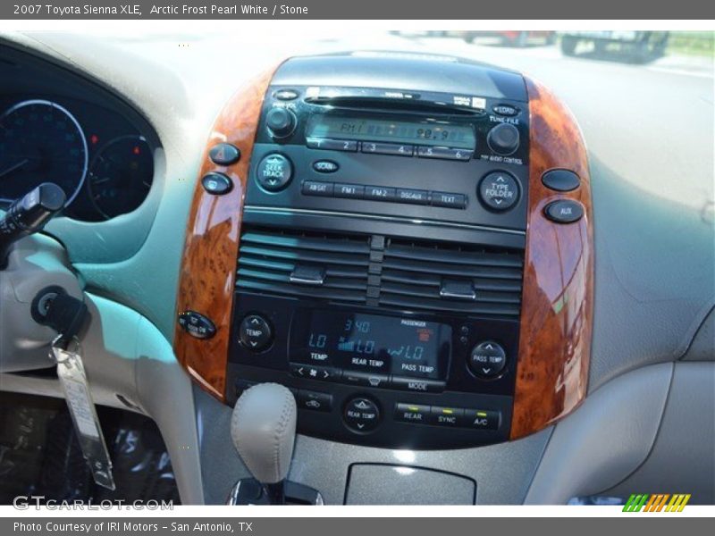 Arctic Frost Pearl White / Stone 2007 Toyota Sienna XLE