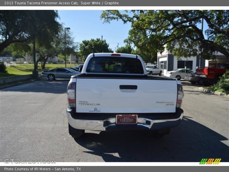 Super White / Graphite 2013 Toyota Tacoma Prerunner Access Cab