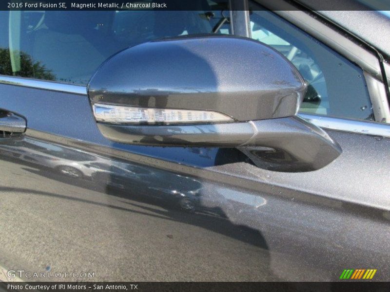 Magnetic Metallic / Charcoal Black 2016 Ford Fusion SE