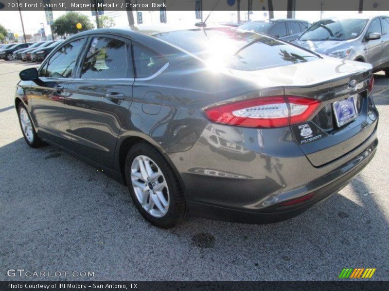 Magnetic Metallic / Charcoal Black 2016 Ford Fusion SE