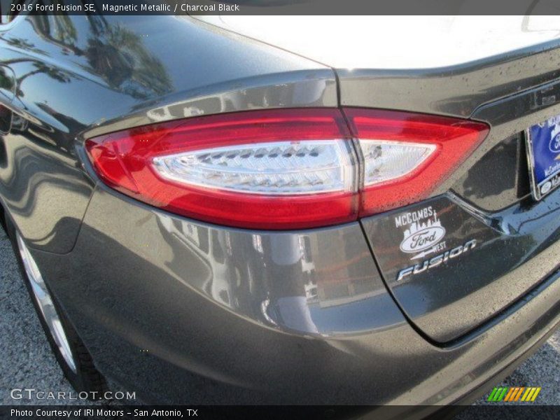 Magnetic Metallic / Charcoal Black 2016 Ford Fusion SE