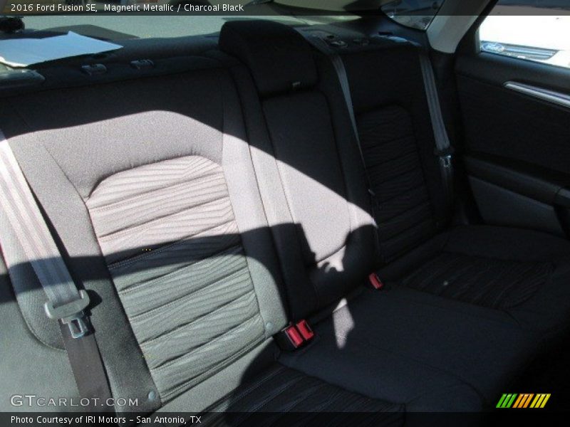Magnetic Metallic / Charcoal Black 2016 Ford Fusion SE