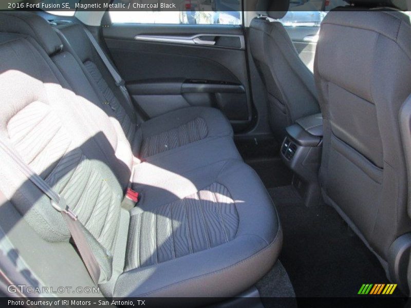Magnetic Metallic / Charcoal Black 2016 Ford Fusion SE