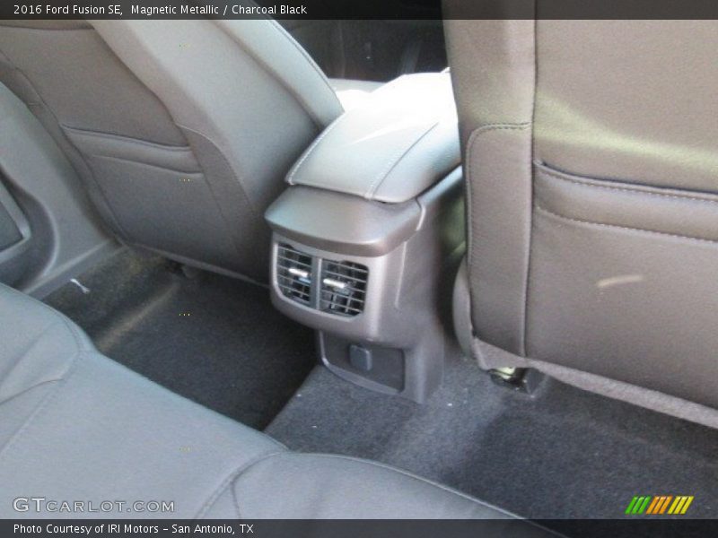 Magnetic Metallic / Charcoal Black 2016 Ford Fusion SE