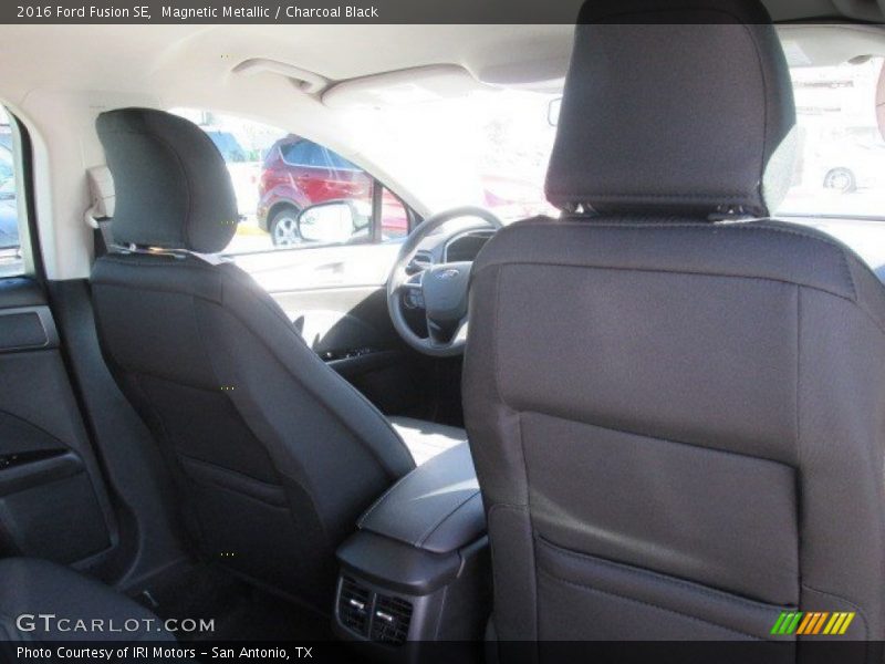 Magnetic Metallic / Charcoal Black 2016 Ford Fusion SE