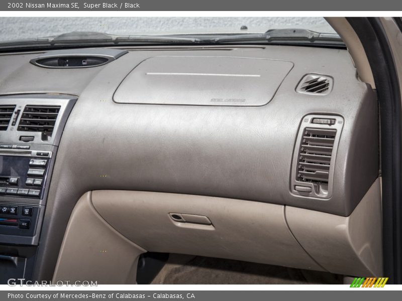 Super Black / Black 2002 Nissan Maxima SE