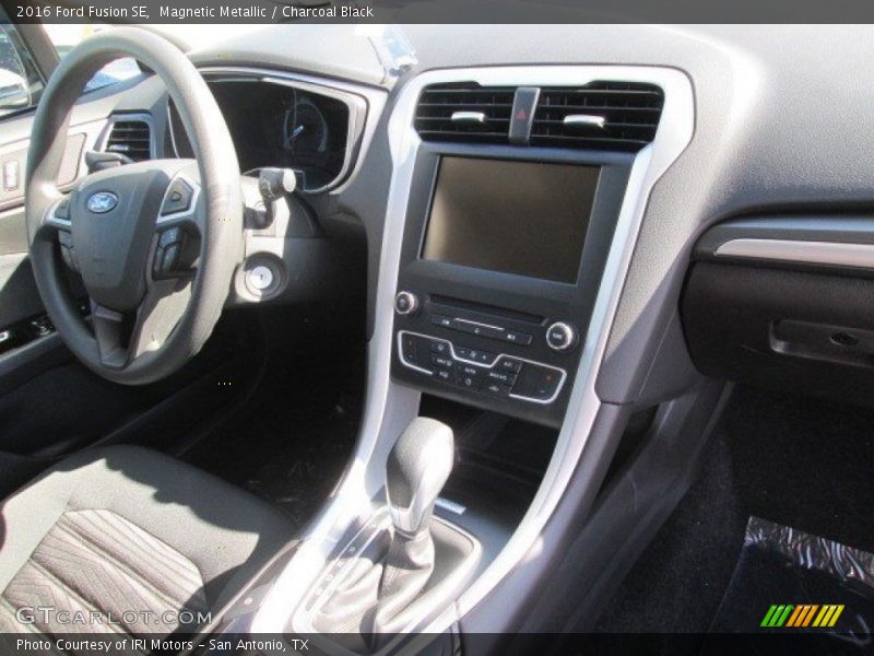 Magnetic Metallic / Charcoal Black 2016 Ford Fusion SE