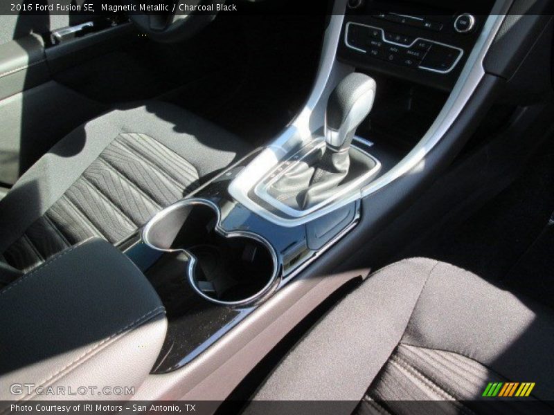 Magnetic Metallic / Charcoal Black 2016 Ford Fusion SE