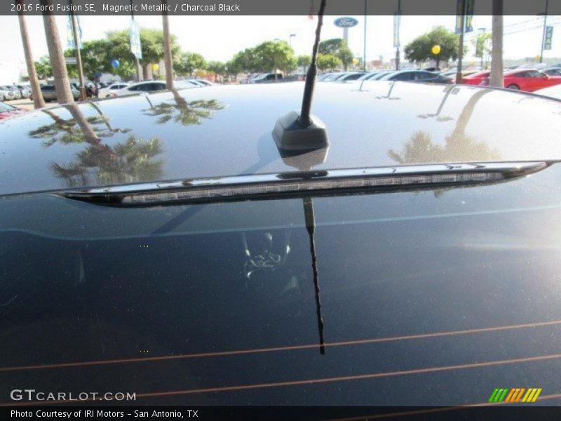 Magnetic Metallic / Charcoal Black 2016 Ford Fusion SE