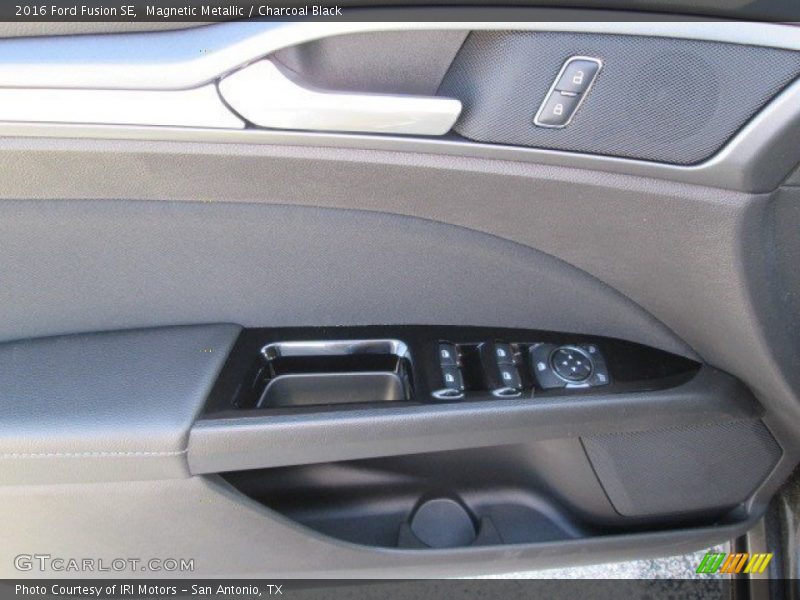 Magnetic Metallic / Charcoal Black 2016 Ford Fusion SE
