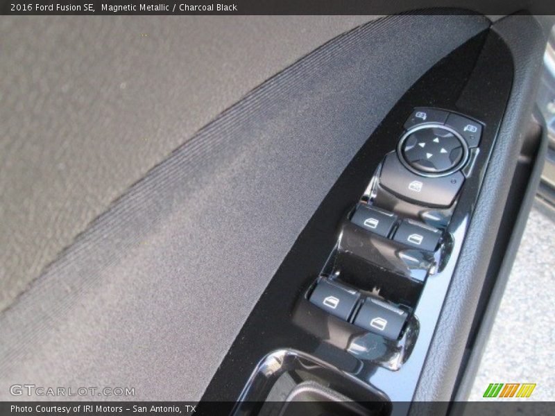 Magnetic Metallic / Charcoal Black 2016 Ford Fusion SE
