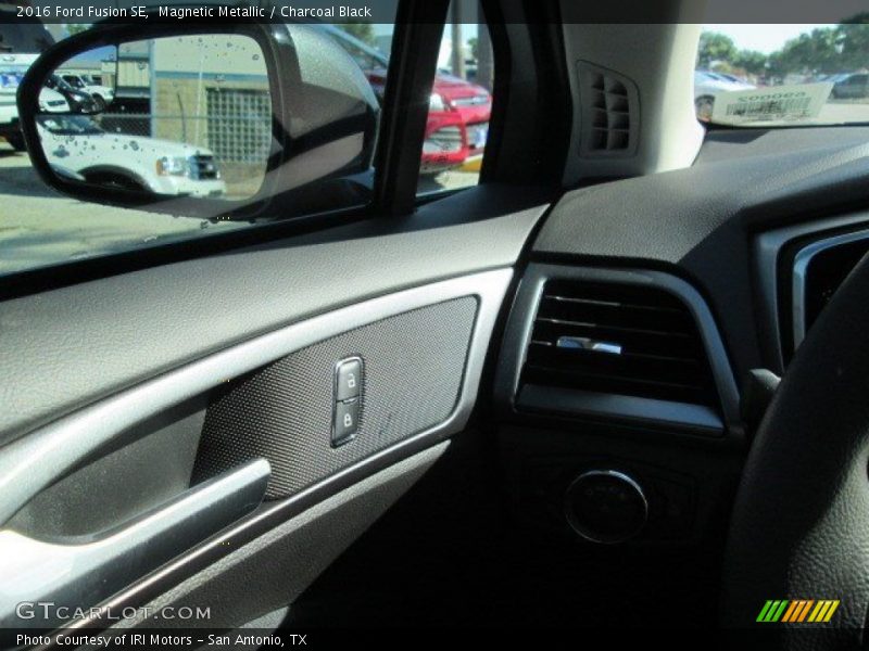 Magnetic Metallic / Charcoal Black 2016 Ford Fusion SE