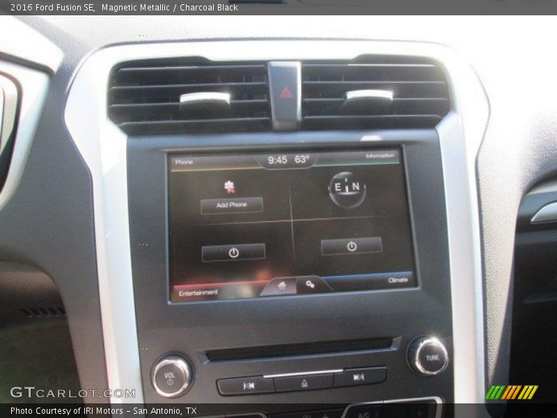 Magnetic Metallic / Charcoal Black 2016 Ford Fusion SE