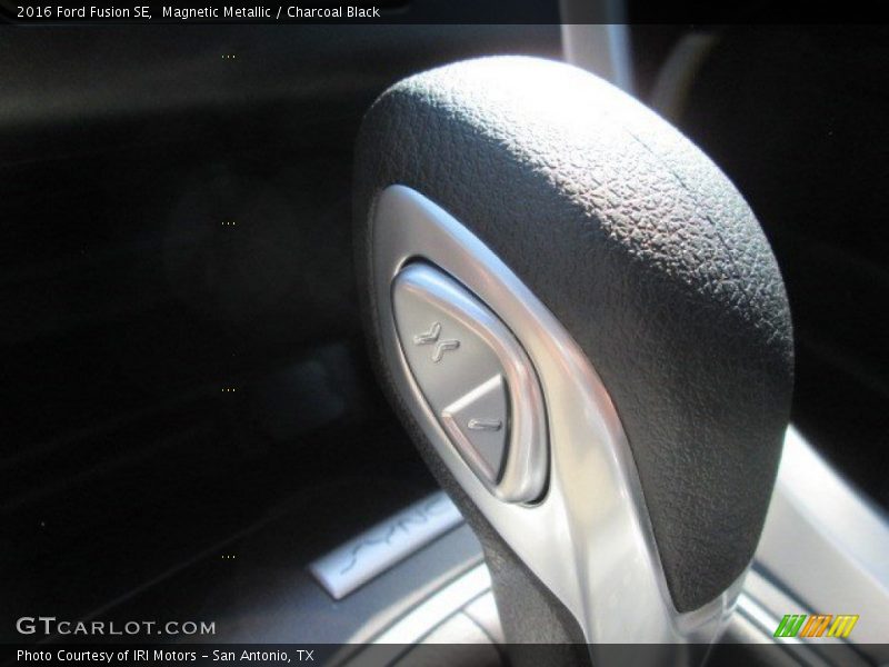 Magnetic Metallic / Charcoal Black 2016 Ford Fusion SE