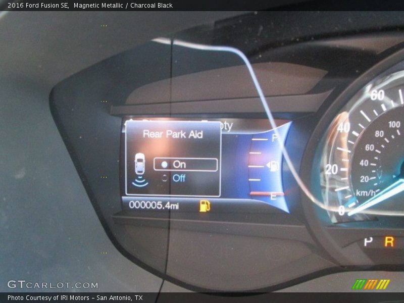 Magnetic Metallic / Charcoal Black 2016 Ford Fusion SE