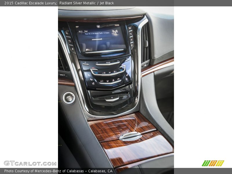 Radiant Silver Metallic / Jet Black 2015 Cadillac Escalade Luxury