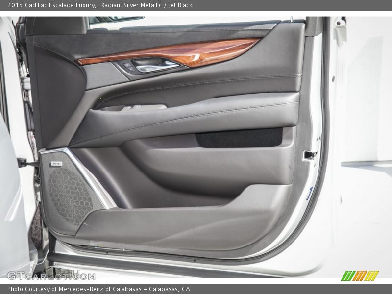 Radiant Silver Metallic / Jet Black 2015 Cadillac Escalade Luxury