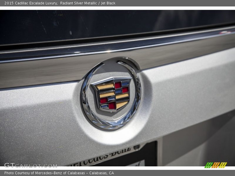 Radiant Silver Metallic / Jet Black 2015 Cadillac Escalade Luxury