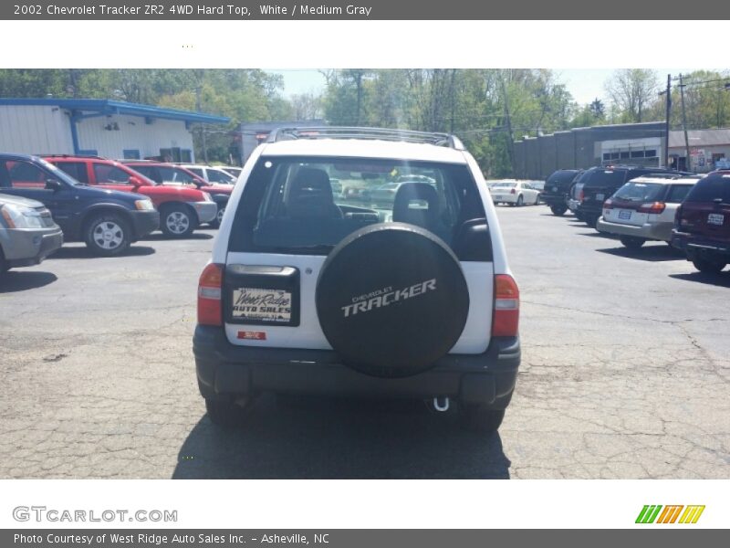 White / Medium Gray 2002 Chevrolet Tracker ZR2 4WD Hard Top
