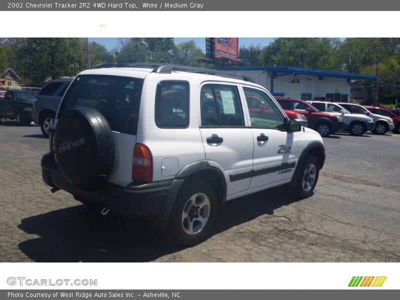 White / Medium Gray 2002 Chevrolet Tracker ZR2 4WD Hard Top