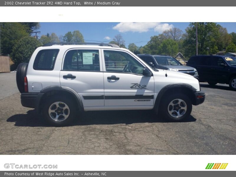 White / Medium Gray 2002 Chevrolet Tracker ZR2 4WD Hard Top