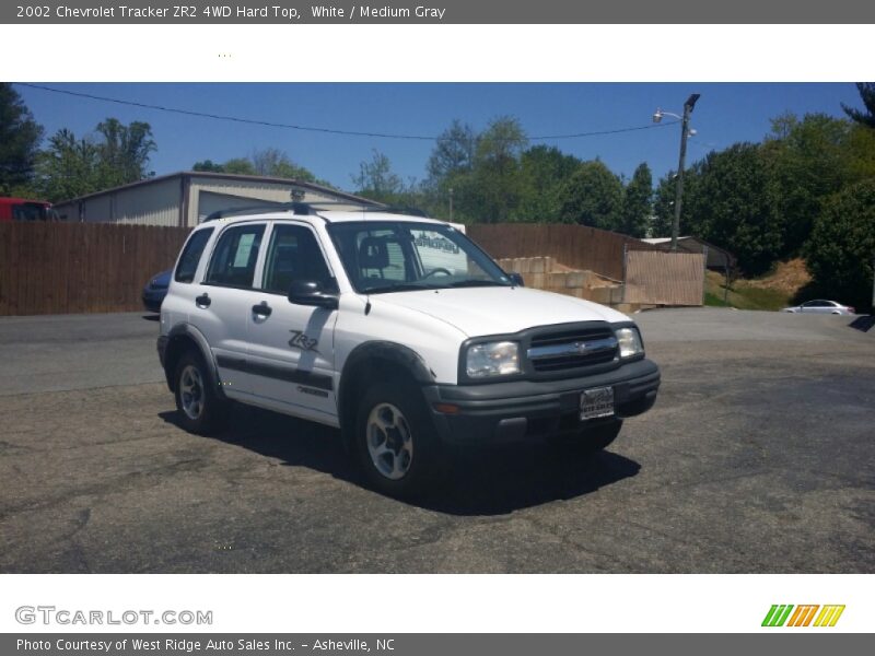 White / Medium Gray 2002 Chevrolet Tracker ZR2 4WD Hard Top