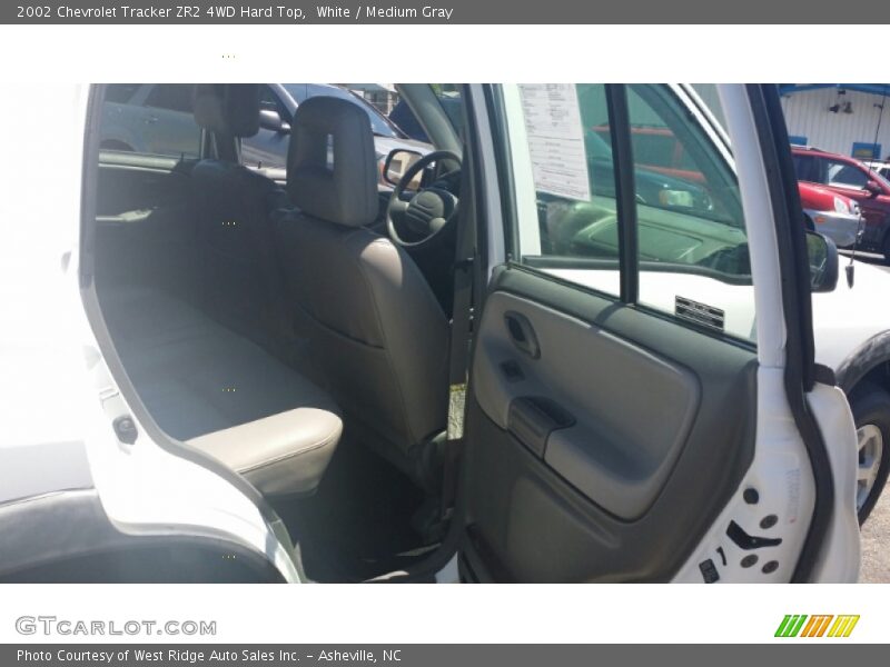 White / Medium Gray 2002 Chevrolet Tracker ZR2 4WD Hard Top