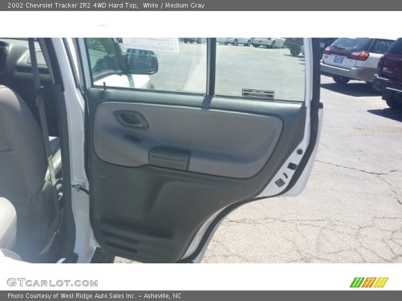 White / Medium Gray 2002 Chevrolet Tracker ZR2 4WD Hard Top