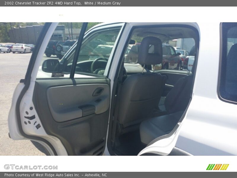 White / Medium Gray 2002 Chevrolet Tracker ZR2 4WD Hard Top