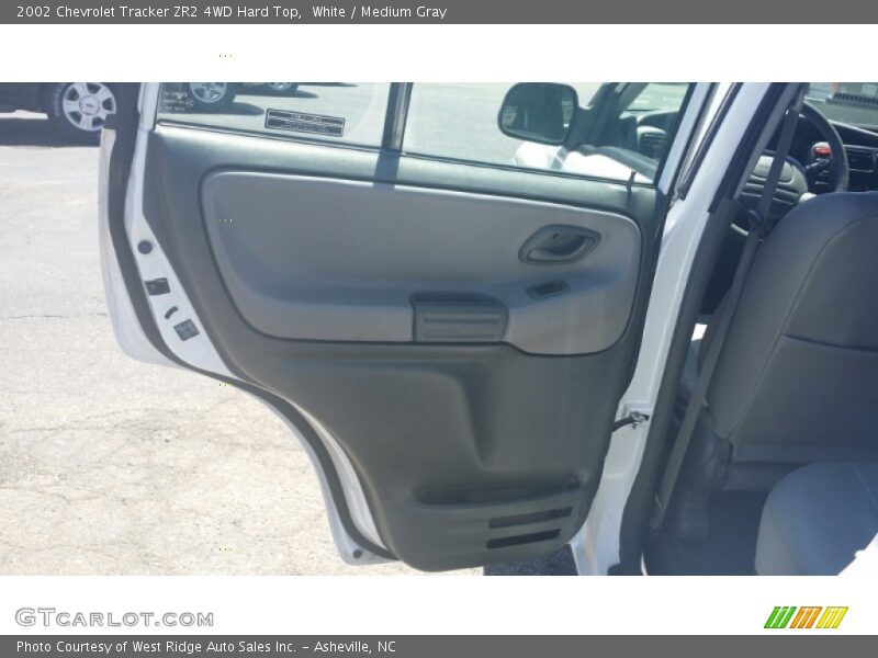 White / Medium Gray 2002 Chevrolet Tracker ZR2 4WD Hard Top