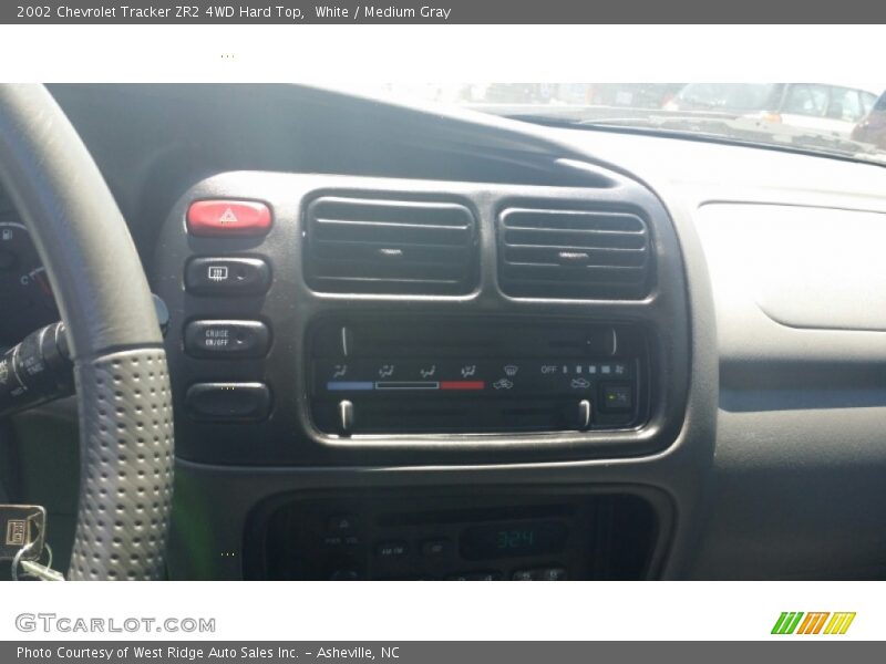 White / Medium Gray 2002 Chevrolet Tracker ZR2 4WD Hard Top
