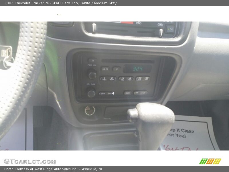 White / Medium Gray 2002 Chevrolet Tracker ZR2 4WD Hard Top