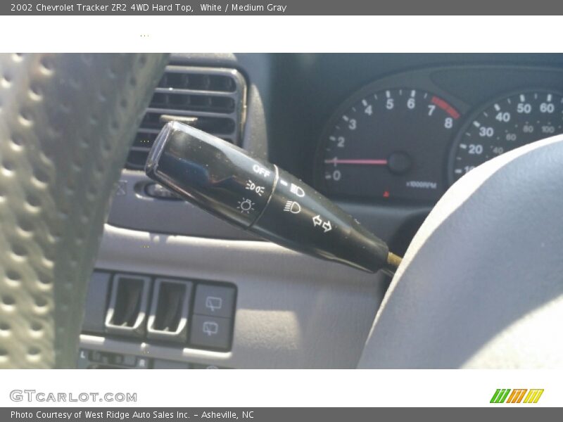 White / Medium Gray 2002 Chevrolet Tracker ZR2 4WD Hard Top