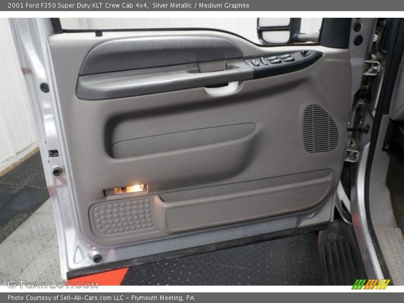 Silver Metallic / Medium Graphite 2001 Ford F350 Super Duty XLT Crew Cab 4x4