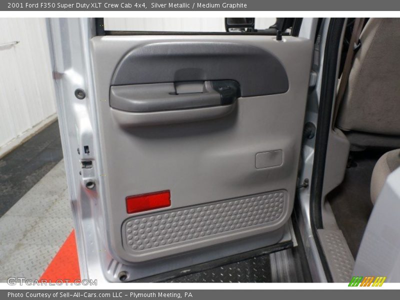 Silver Metallic / Medium Graphite 2001 Ford F350 Super Duty XLT Crew Cab 4x4