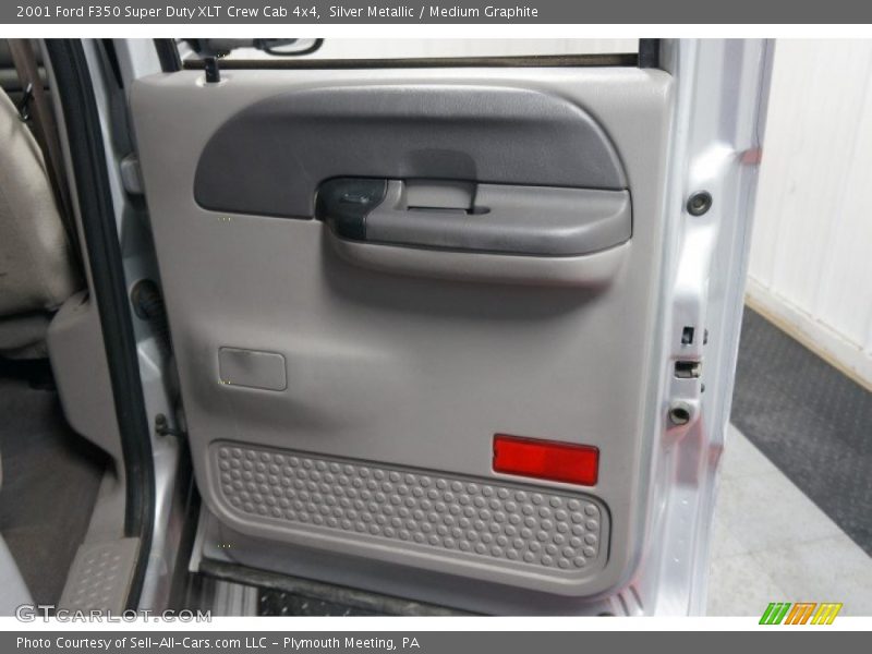 Silver Metallic / Medium Graphite 2001 Ford F350 Super Duty XLT Crew Cab 4x4