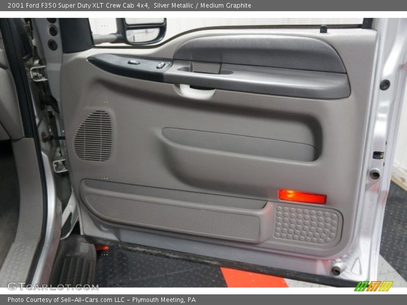 Silver Metallic / Medium Graphite 2001 Ford F350 Super Duty XLT Crew Cab 4x4