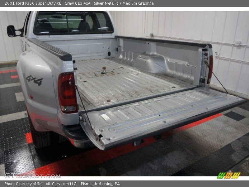 Silver Metallic / Medium Graphite 2001 Ford F350 Super Duty XLT Crew Cab 4x4