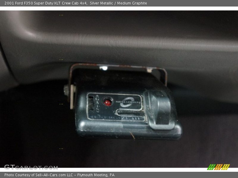 Silver Metallic / Medium Graphite 2001 Ford F350 Super Duty XLT Crew Cab 4x4