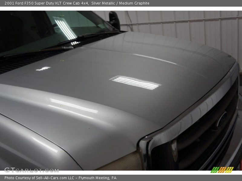 Silver Metallic / Medium Graphite 2001 Ford F350 Super Duty XLT Crew Cab 4x4